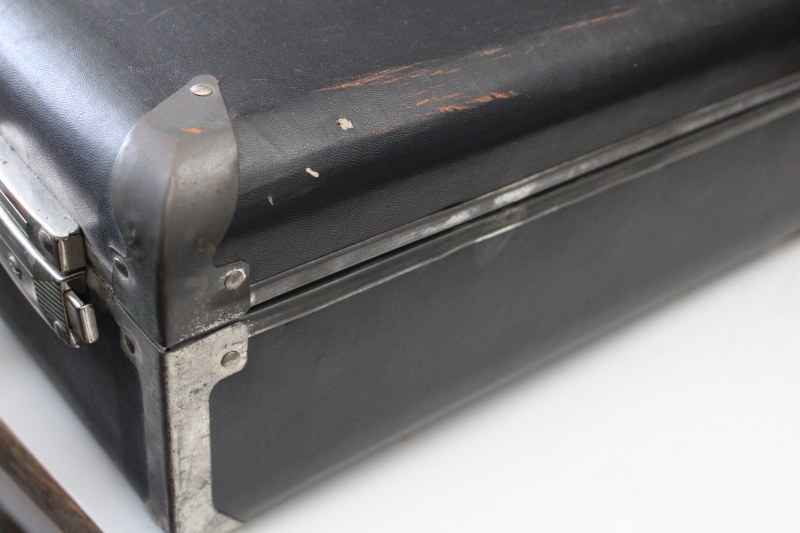 photo of vintage Hyde Chicago roller skates mens size 11, black leather boots, good wheels, carrying case  #17