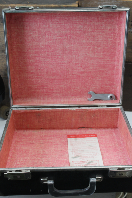 photo of vintage Hyde Chicago roller skates mens size 11, black leather boots, good wheels, carrying case  #20