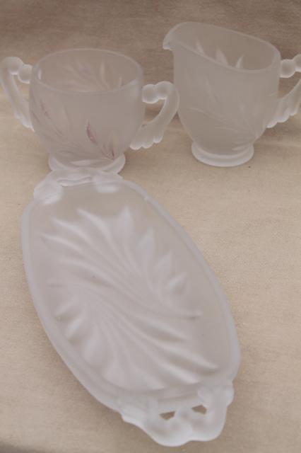 photo of vintage Indiana Oleander willow pattern cream & sugar w/ tray, clear frosted camphor glass #3