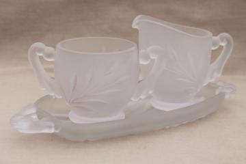 catalog photo of vintage Indiana Oleander willow pattern cream & sugar w/ tray, clear frosted camphor glass