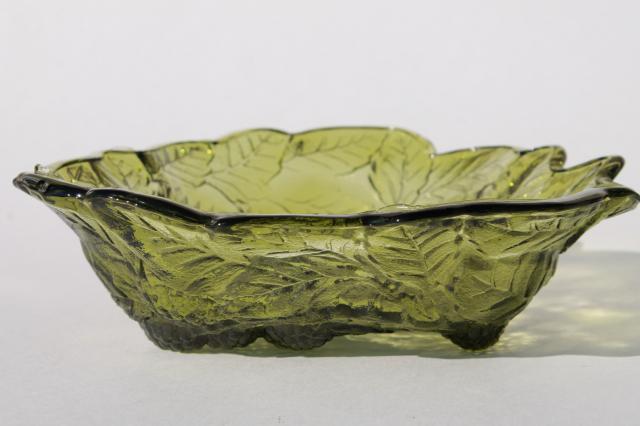 photo of vintage Indiana glass loganberry pattern glass bowls, avocado green glass bowls w/ blackberries #3