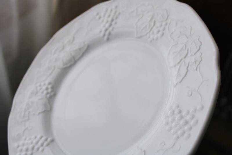 photo of vintage Indiana harvest grapes milk glass, embossed grape border salad / dessert plates #4