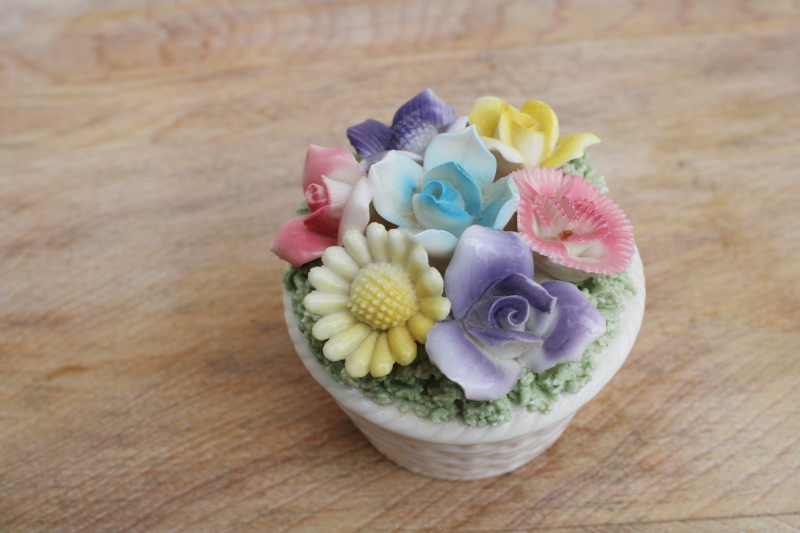 photo of vintage Irice Japan china trinket box Capodimonte style dimensional flowers bouquet #2