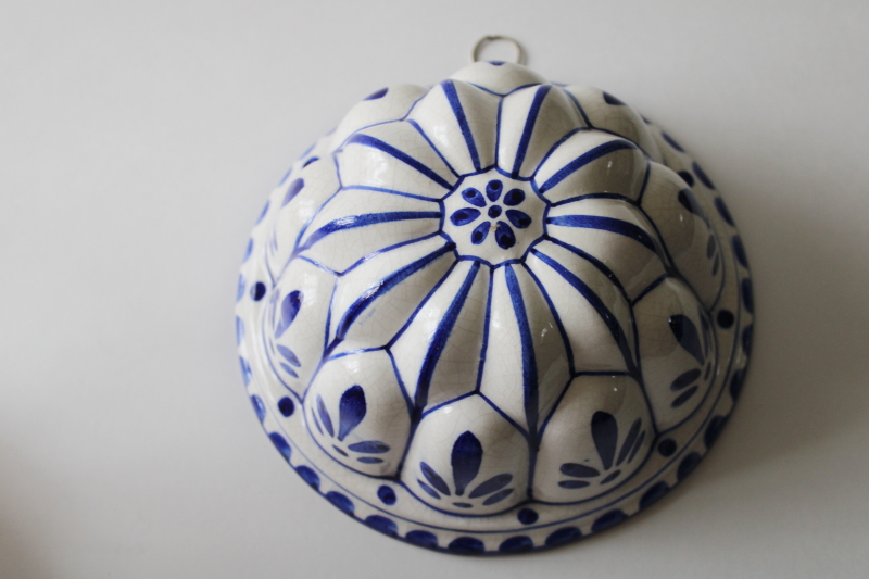 photo of vintage Italian ceramic decorative mold kitchen wall hanging, bundt ring shape hand painted blue & white #1