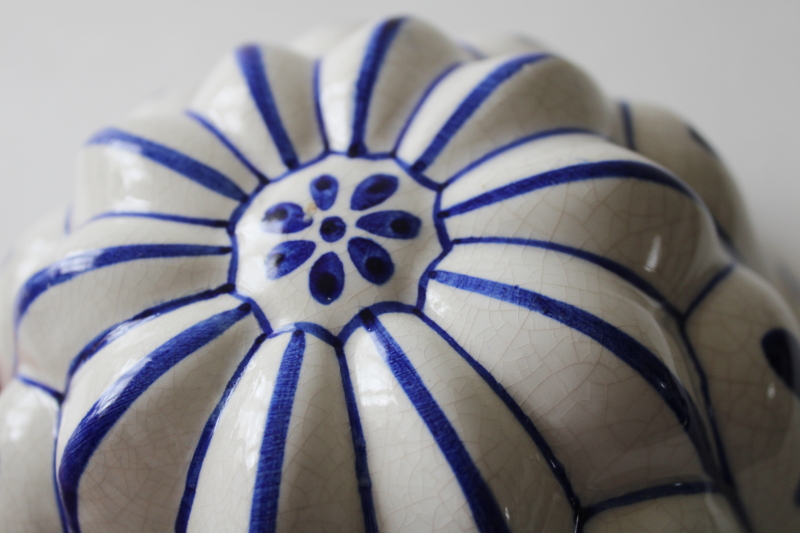 photo of vintage Italian ceramic decorative mold kitchen wall hanging, bundt ring shape hand painted blue & white  #3