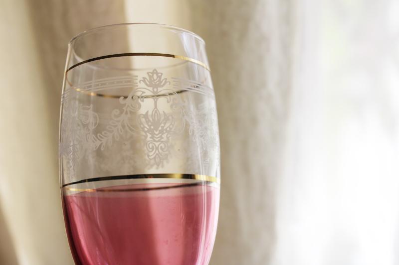 photo of vintage Italian glass stemware, wine or water glasses w/ ruby rose stain color & gold #2