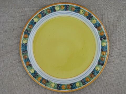 photo of vintage Italian pottery plates, hand-painted della robbia fruit wreath #2