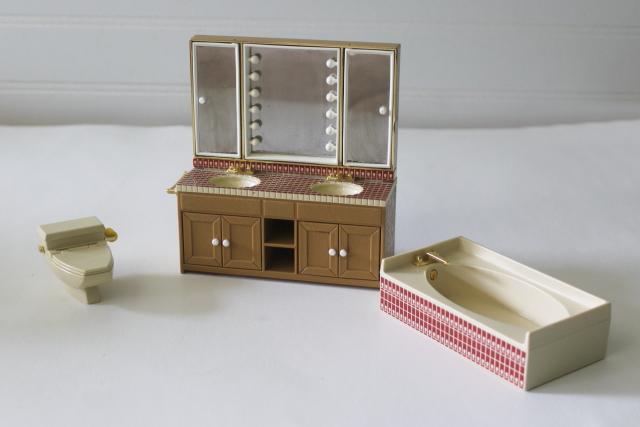 photo of vintage Japan Tomy smaller homes dollhouse miniatures bathroom set plastic furniture #1