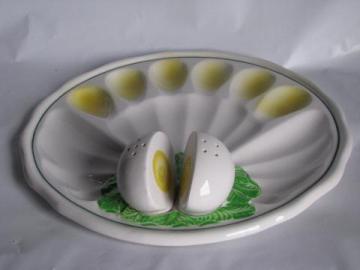 catalog photo of vintage Japan ceramic deviled egg plate, eggs S&P shakers