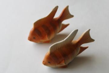 catalog photo of vintage Japan hand painted ceramic S&P shakers set, goldfish or orange angelfish 