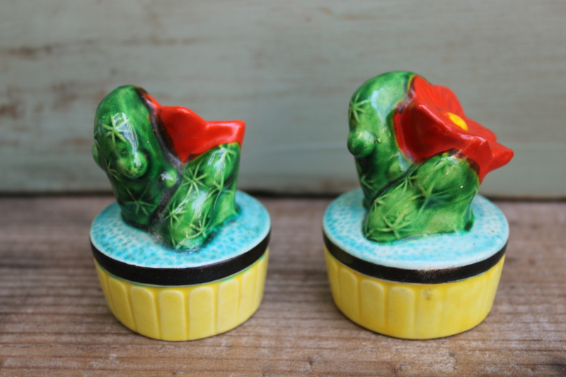 photo of vintage Japan hand painted ceramic cactus salt & pepper shakers blooming cacti #2