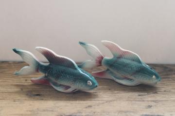 catalog photo of vintage Japan hand painted ceramic fish S&P shakers set, fisherman aesthetic 