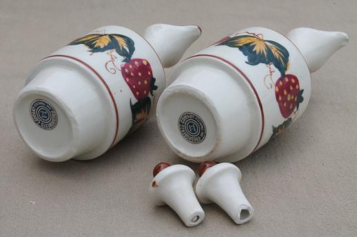 photo of vintage Japan hand painted strawberries cruet set w/ salt & pepper shakers #7