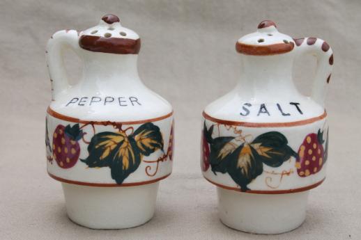 photo of vintage Japan hand painted strawberries cruet set w/ salt & pepper shakers #10