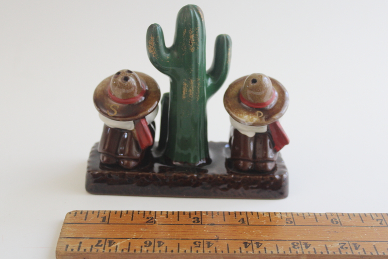 photo of vintage Japan redware ceramic salt & pepper shakers set Mexican theme w/ cactus  #1