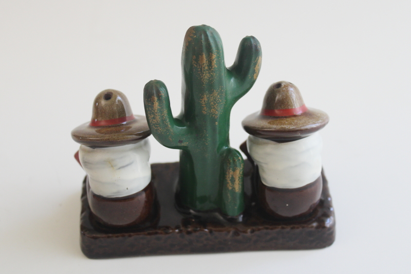 photo of vintage Japan redware ceramic salt & pepper shakers set Mexican theme w/ cactus  #5