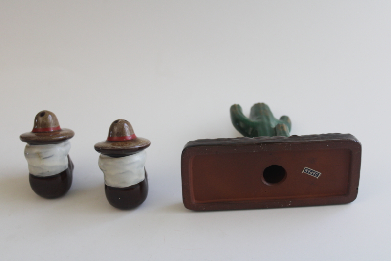 photo of vintage Japan redware ceramic salt & pepper shakers set Mexican theme w/ cactus  #6