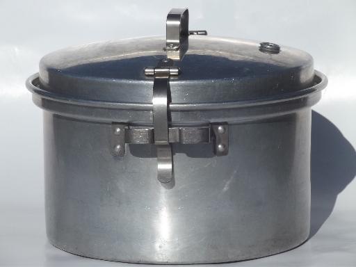 photo of vintage Jewel Tea Mary Dunbar cooker, large aluminum pot  w/ latching lid #3