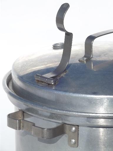 photo of vintage Jewel Tea Mary Dunbar cooker, large aluminum pot  w/ latching lid #8