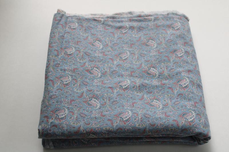 photo of vintage Joan Kessler print cotton fabric, paisley in soft blue & blush pink #5