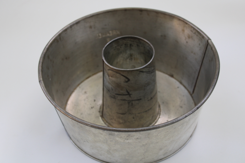 photo of vintage Kreamer brand heavy tinned steel ring mold tube cake pan, antique kitchenware #4