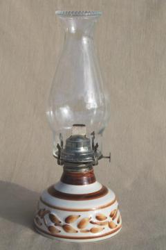 catalog photo of vintage Lamplight Farms working oil lamp, hurricane shade light w/ ceramic lamp base