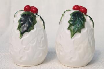 catalog photo of vintage Lefton Christmas holly white china S&P set, hand painted ceramic made in Japan