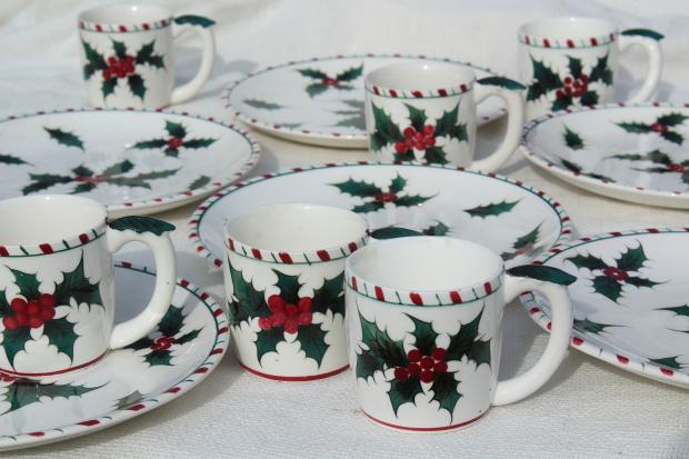 photo of vintage Lefton Christmas holly white china plates & cups, hand painted ceramic made in Japan #4