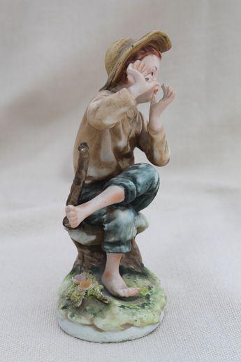 photo of vintage Lefton china Tom Sawyer figurine, Lefton's Japan hand-painted porcelain #2
