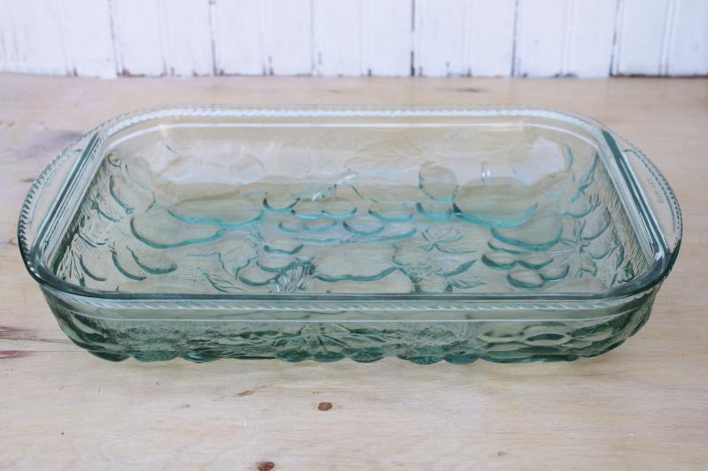 photo of vintage Libbey Orchard fruit pattern rectangular baker baking pan, spanish green #1