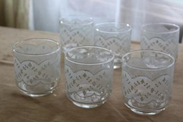 catalog photo of vintage Libbey drinking glasses, white lace pattern on the rocks lowball tumblers