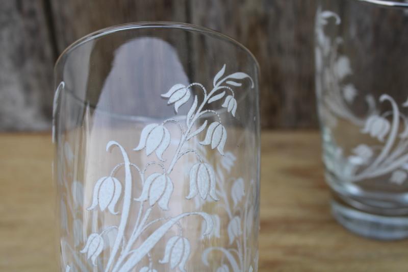 photo of vintage Libbey glass tumblers w/ white lily of the valley flowers, drinking glasses set #2