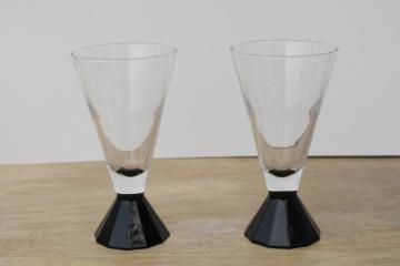 catalog photo of vintage Luminarc Cristal d'Arques France wine glasses, black / crystal clear