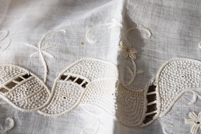photo of vintage Madeira handkerchief linen table runner, elaborate cutwork embroidery #3