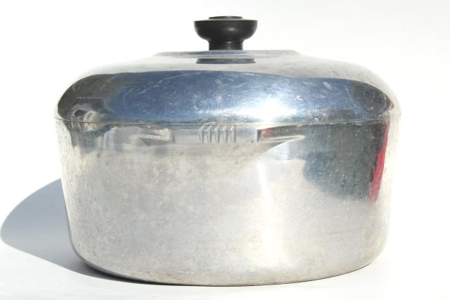 photo of vintage Magnalite GHC cast aluminum dutch oven or stock pot w/ lid #5