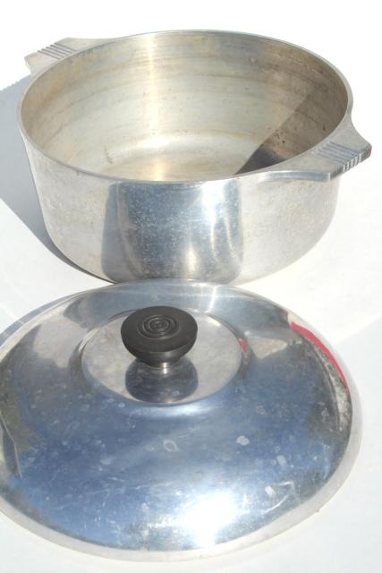 photo of vintage Magnalite GHC cast aluminum dutch oven or stock pot w/ lid #6