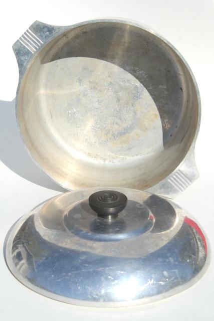 photo of vintage Magnalite GHC cast aluminum dutch oven or stock pot w/ lid #7