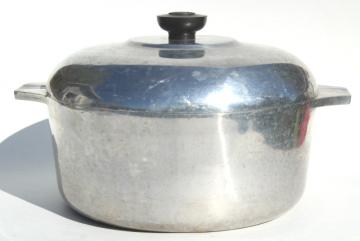 catalog photo of vintage Magnalite GHC cast aluminum dutch oven or stock pot w/ lid