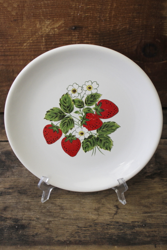 photo of vintage McCoy pottery Strawberry Country red strawberries dinner plate #1