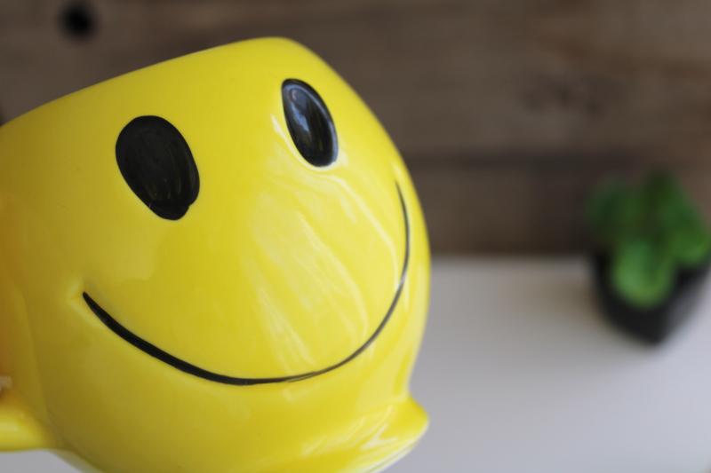 photo of vintage McCoy pottery mug, smiley face yellow smile coffee cup, 60s 70s retro #4