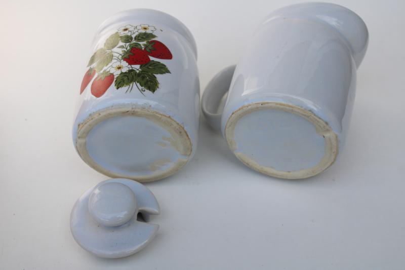 photo of vintage McCoy pottery strawberry pattern cream pitcher and sugar bowl set #4