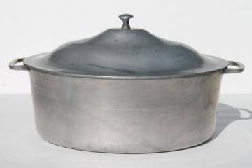 catalog photo of vintage Merit aluminum oval dutch oven roaster, chicken fryer roasting pan