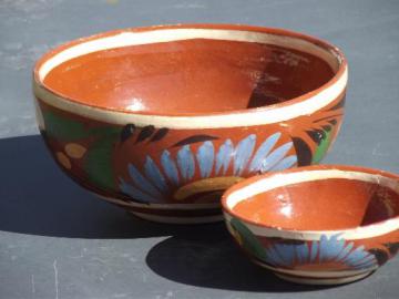 catalog photo of vintage Mexican pottery bowls, hand-painted chips and salsa bowl set