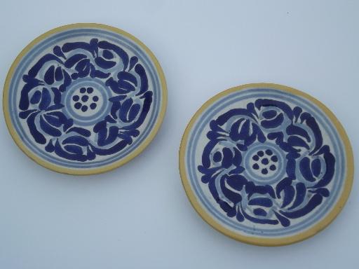 photo of vintage Mexican pottery plates, old blue and white handpainted redware #1