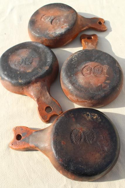 photo of vintage Mexican pottery pots, rustic terracotta clay pans in nesting sizes #2