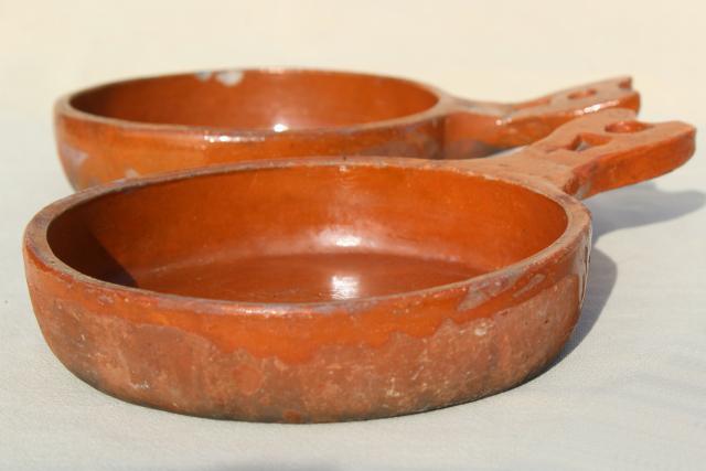 photo of vintage Mexican pottery pots, rustic terracotta clay pans in nesting sizes #14