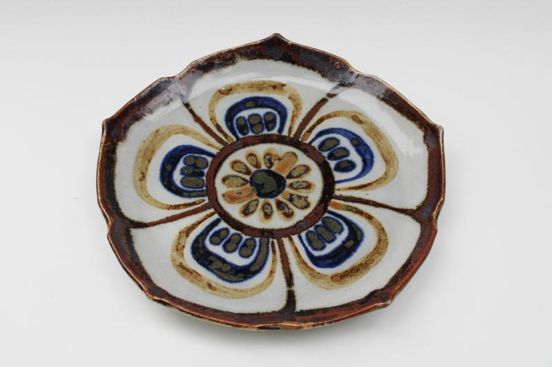 photo of vintage Mexico Tonala pottery plate hand painted lotus flower signed KE Ken Edwards #1