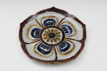 catalog photo of vintage Mexico Tonala pottery plate hand painted lotus flower signed KE Ken Edwards