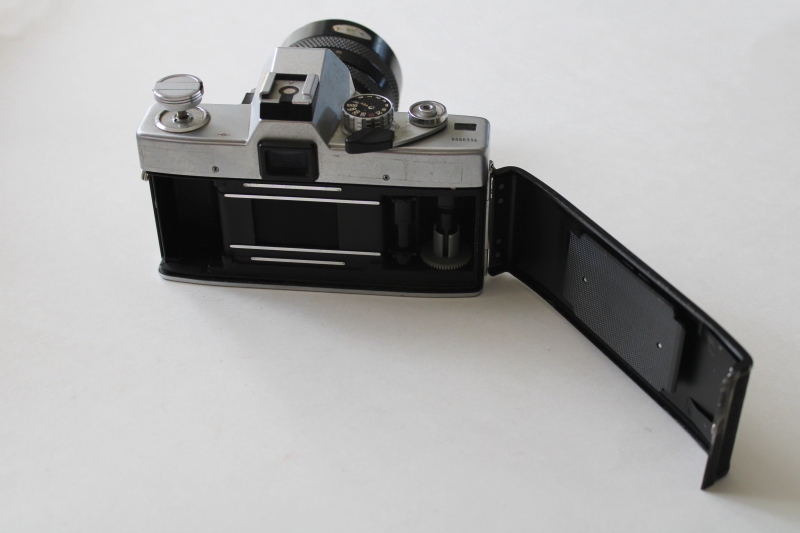 photo of vintage Minolta SRT MCII camera body w/ Soligor Japan 35-70 mm lens  #3