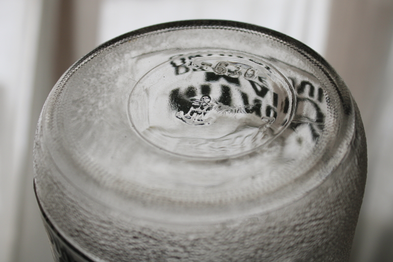 photo of vintage Minute Maid orange juice bottle, old metal advertising lid embossed glass bottle  #6